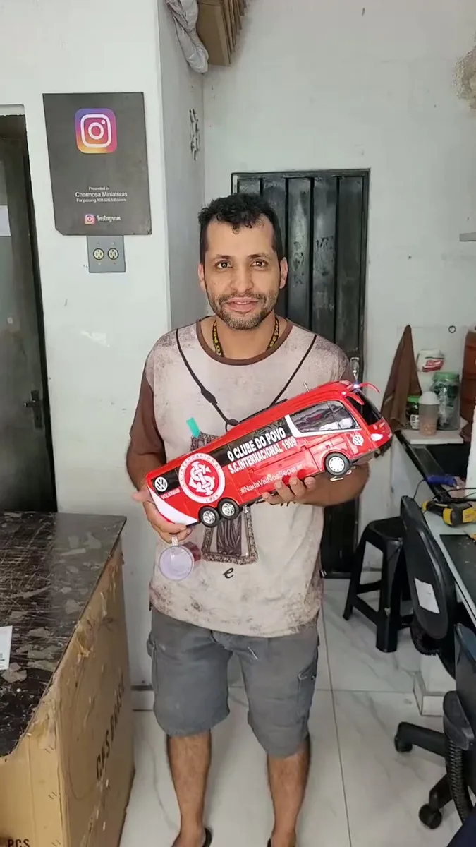 Miniaturas Ônibus Internacional Som Luzes Foto - Nome