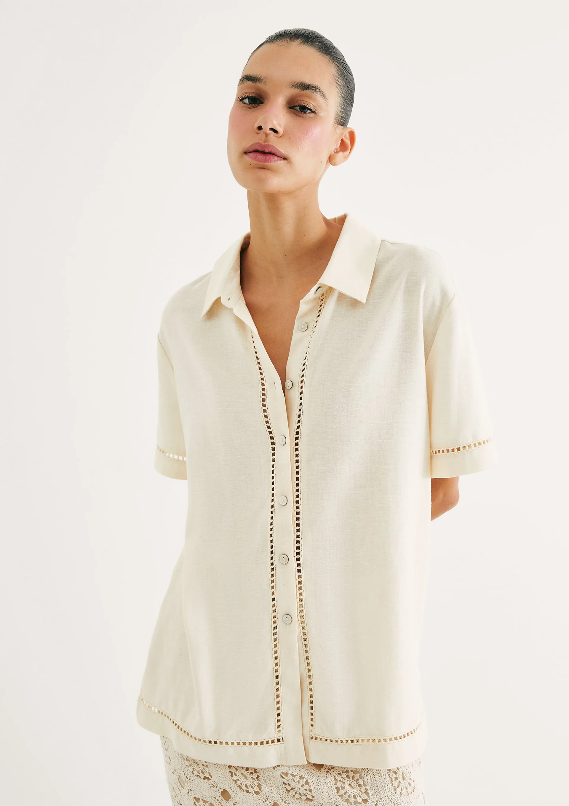 Camisa Feminina Regular Laise e Linho - Creme