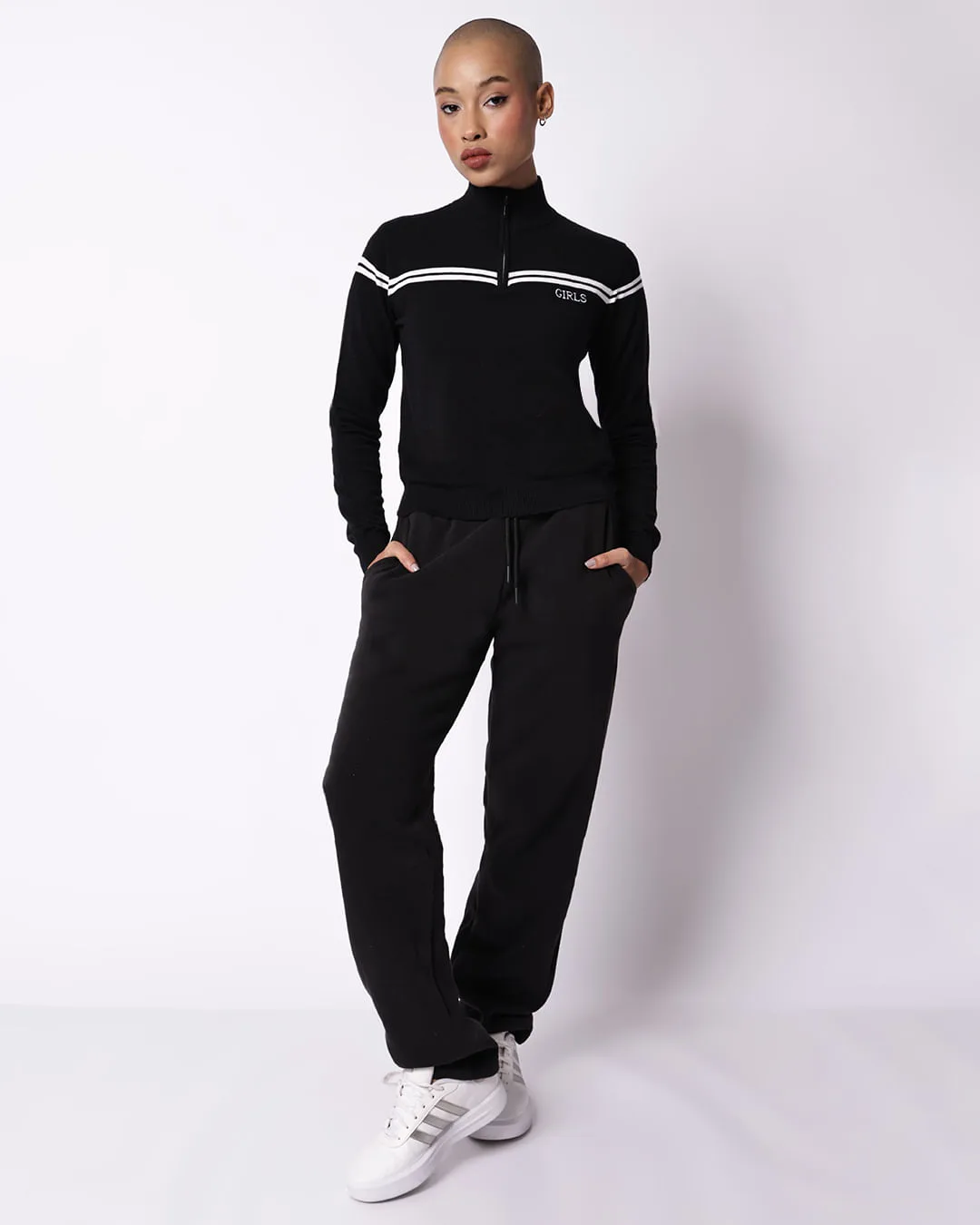 Blusa Feminina Tricô Manga Longa com Bordado Preto