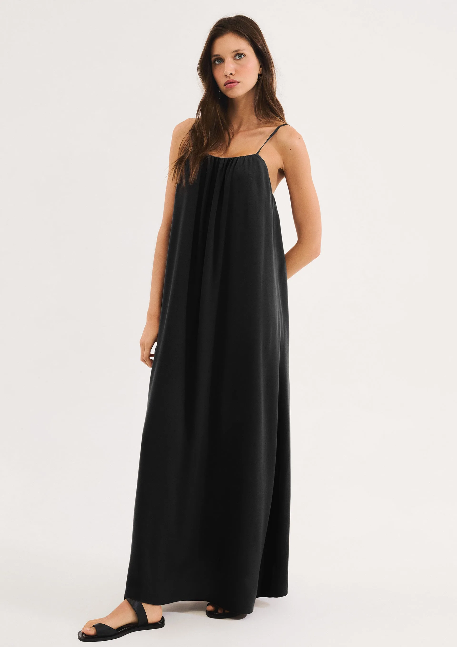 Vestido Midi Evasê Em Tecido Creponado - Preto