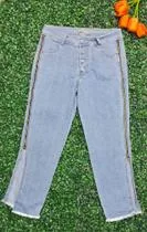 MODAS DOMI Calça Jeans Zíper Lateral Detalhe com Botões Frontais 8243