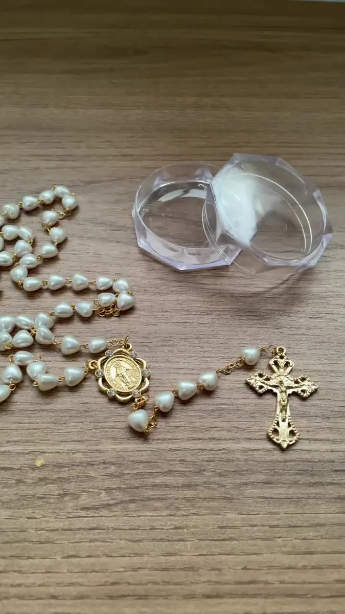 Terço Perola Dourado Contas Em Coração