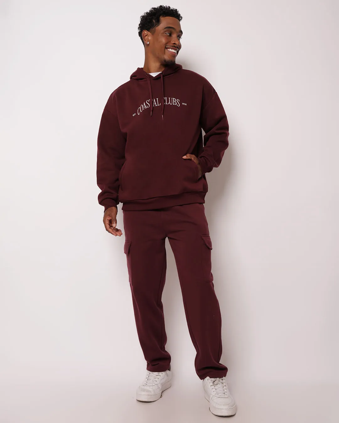 Calça Moletom Masculina Oversized Bolsos Cargo Vinho