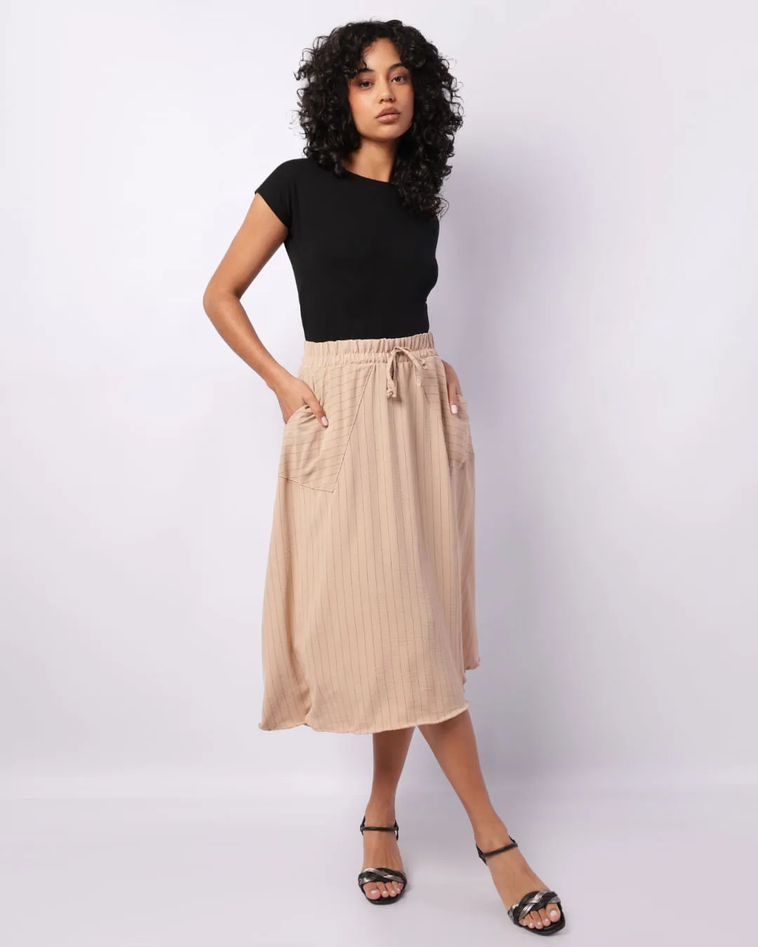 Saia Feminina Midi Godê Risca De Giz Com Bolsos Bege