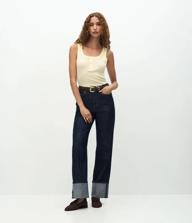 Blusa Regata em Ribana com Meia Vista de Botões