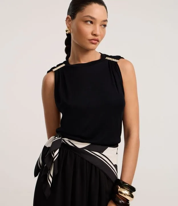 Blusa Canelada em Ribana com Detalhe Metalizado no Ombro