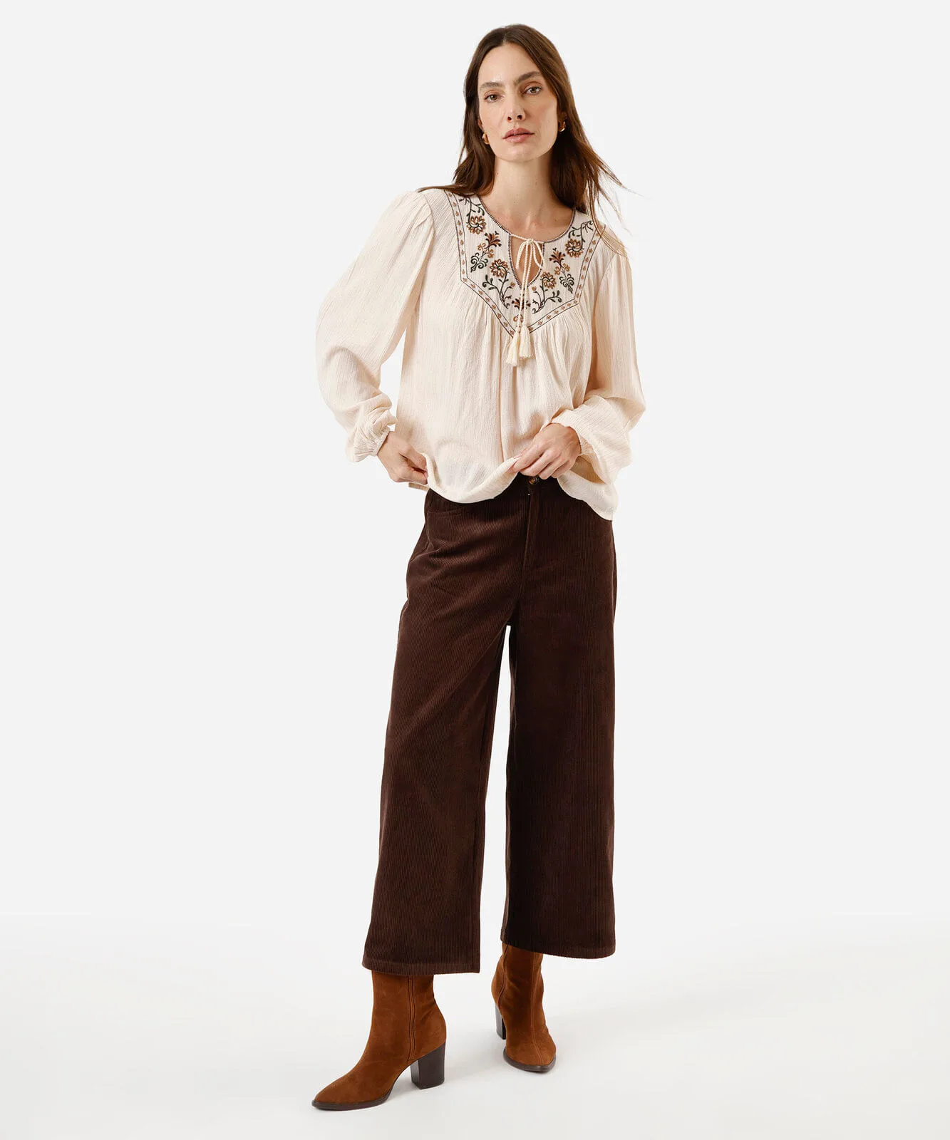 calça wide leg cropped marrom