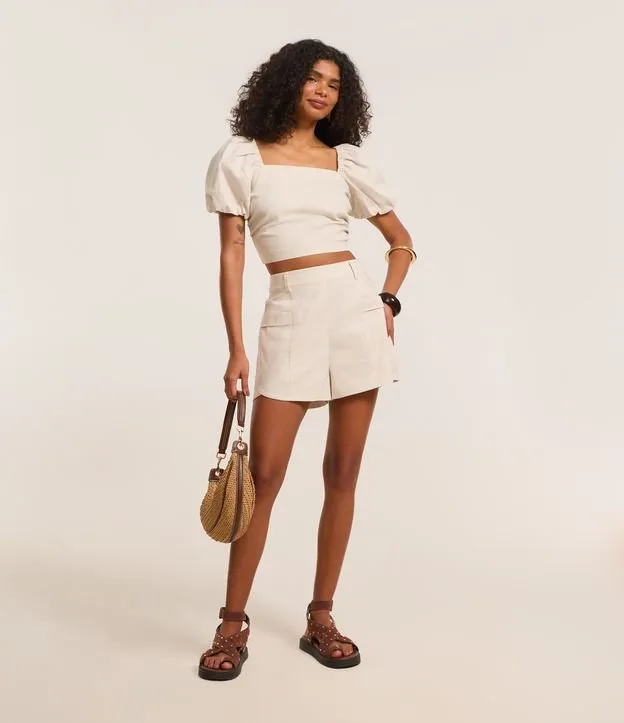 Short Cintura Alta em Bengaline com Bolsos e Passantes