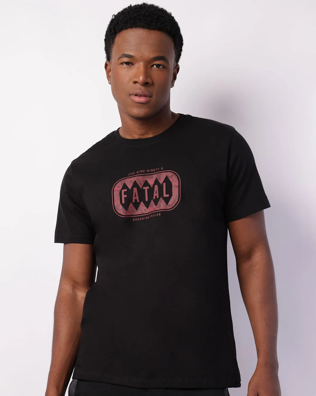 Camiseta Masculina Fatal com Estampa Manga Curta Preta