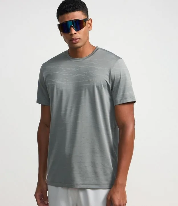 Camiseta Esportiva Regular em Jacquard com Tecnologia Dry