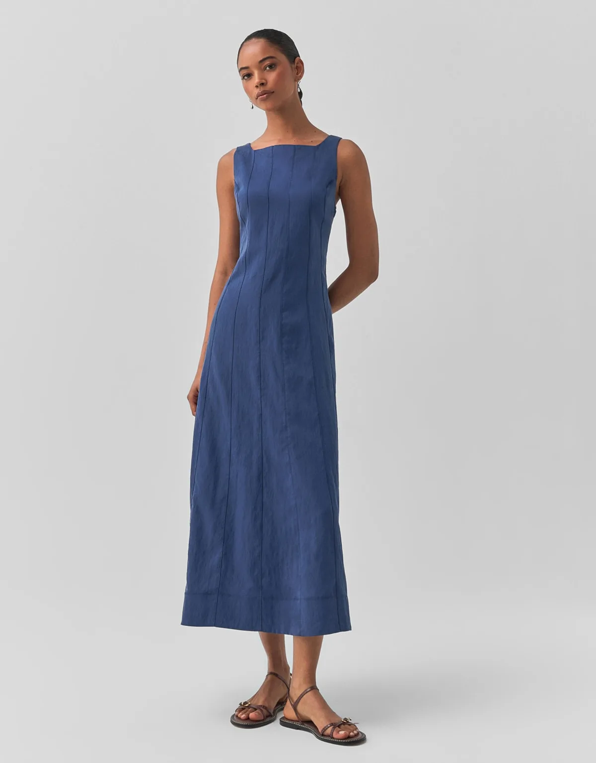 Vestido Evasê Recortes