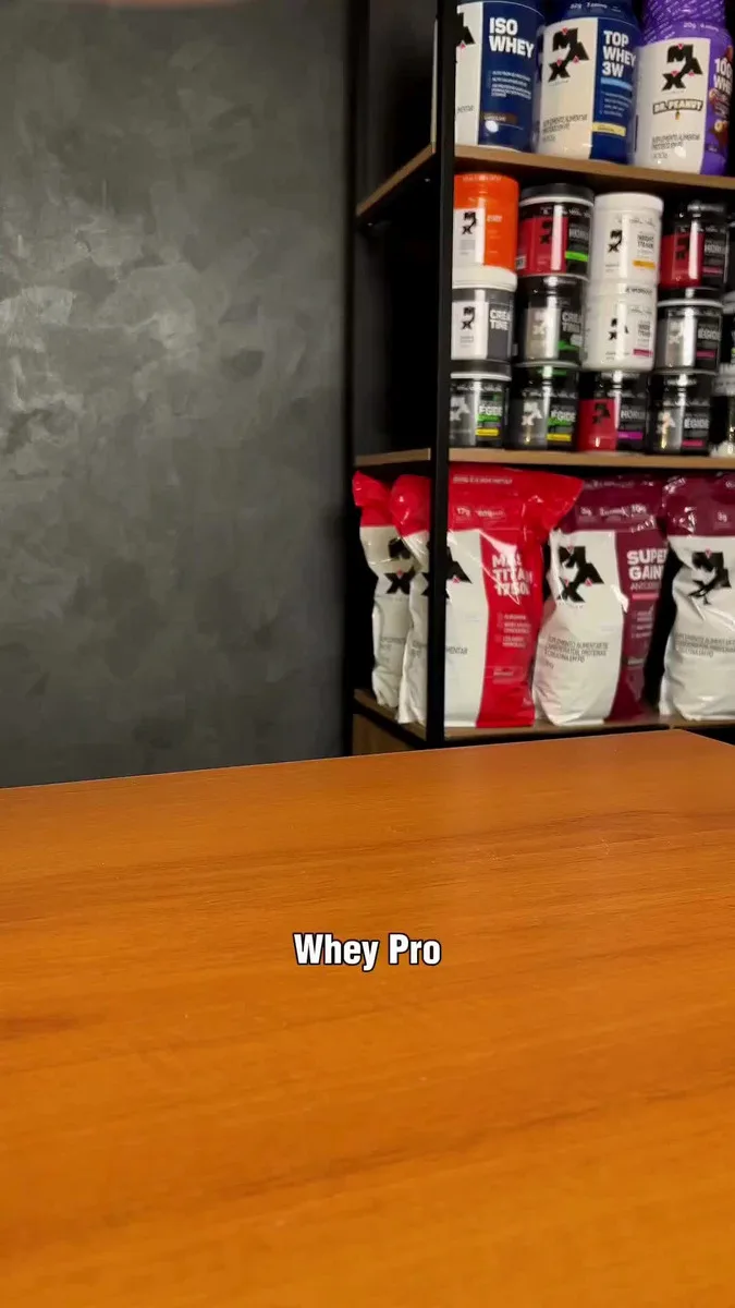 Whey Pro Concentrado Pote 1kg - Max Titanium Sabor Morango
