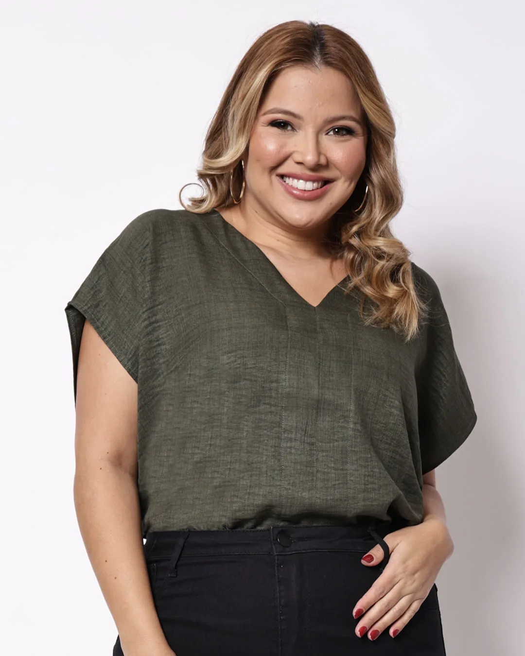 Blusa Plus Size Feminina Berry & Co. Manga Curta Verde Militar