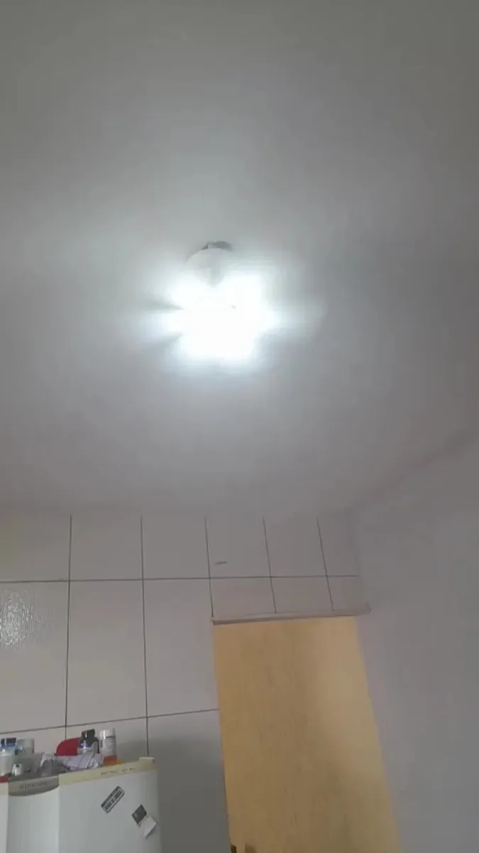 Ventilador De Teto Com Luz Led Controle Remoto 6 Hélices E27 42 Cm 50 Hz X 60 Hz Branco Plástico 6