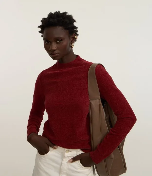 Blusa em Chenille com Gola Altinha
