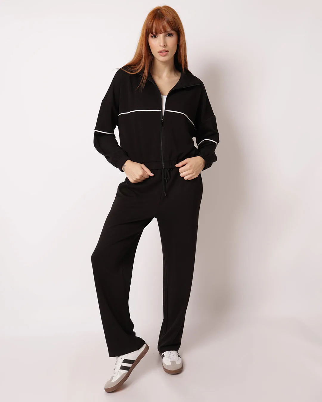 Calça Feminina Reta com Bolsos Preto