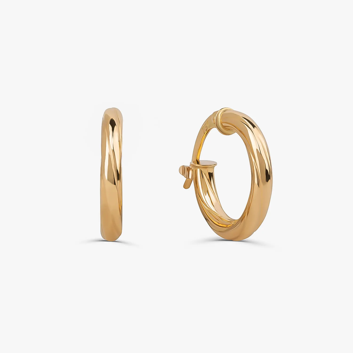 Brinco Argola Trabalhada Fio Redondo em Ouro Amarelo 18k