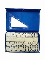 Jogo de Dominó Deluxe, 28 Peças, Material Resistente, Pino Metálico Central, Numerado em Preto, 4,9cm x 2,5cm x 1cm. Material resistente