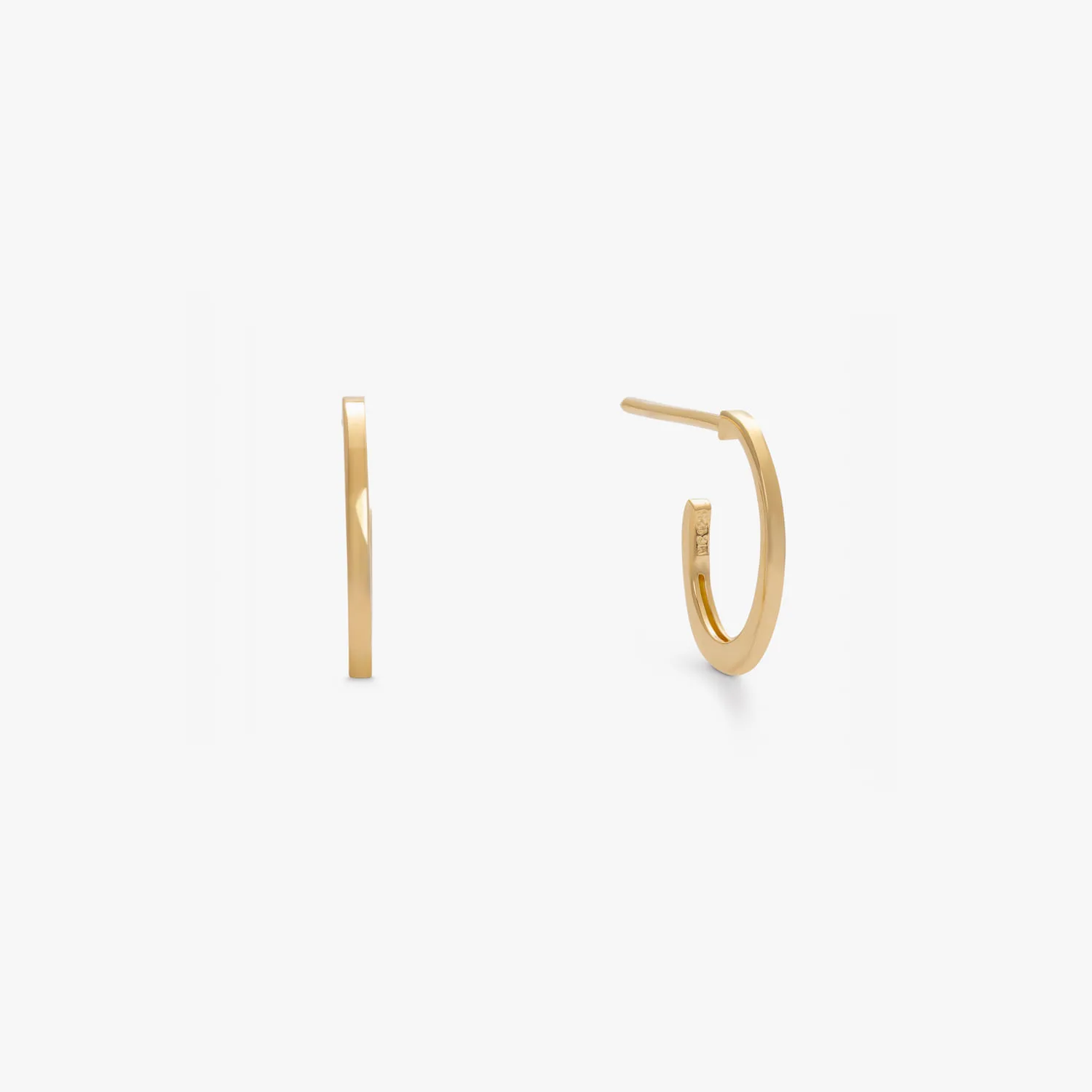 Brinco Meia Argola Oval 15mm em Prata com Banho de Ouro Amarelo 18k