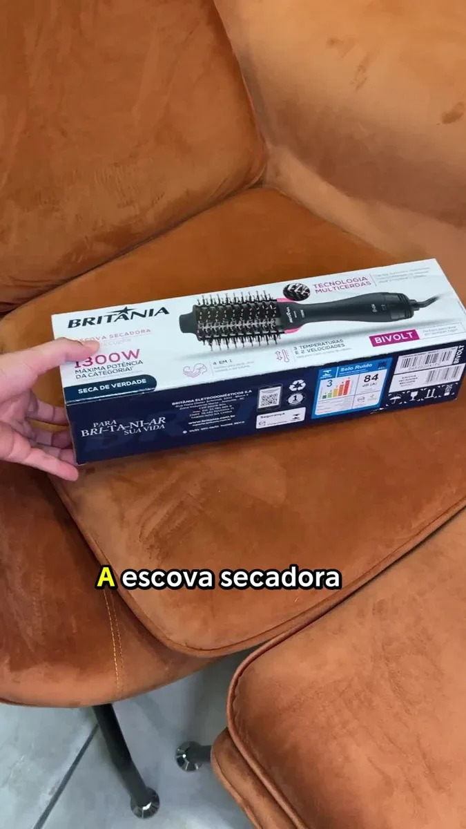 Britânia Escova Secadora Bec02pr 4 Em 1 1300w Cor Preto e Rosa