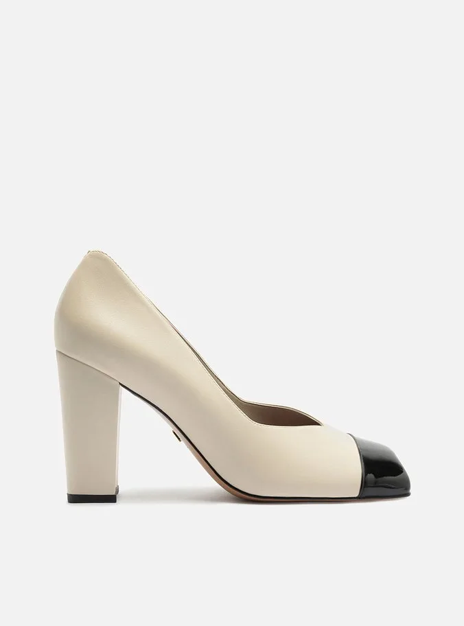 Scarpin Branco Salto Bloco Cap Toe Preto