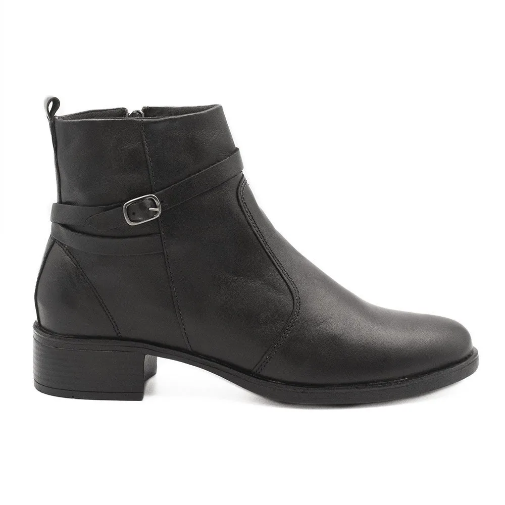 Bota Zatta Fivela Lateral em Couro Madona Preta