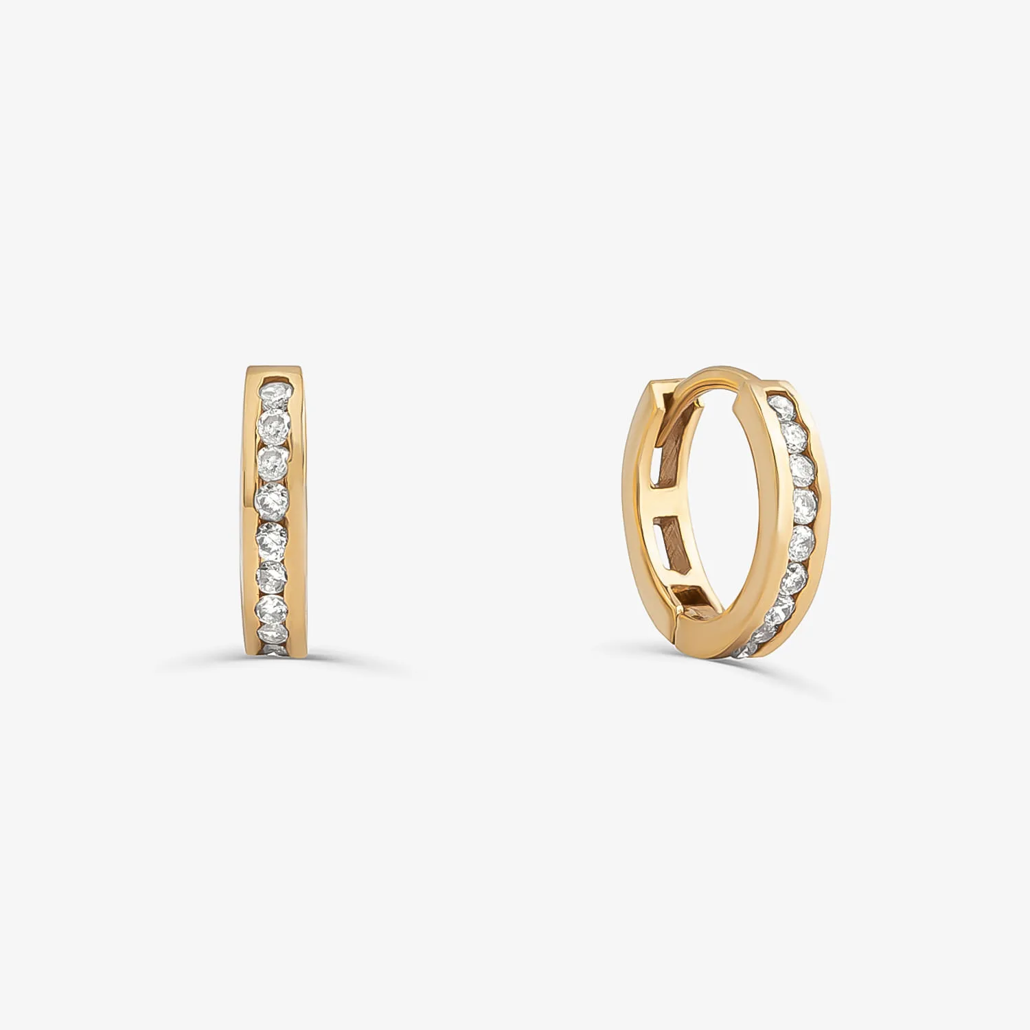 Brinco Argola com 10 Pontos de Diamantes com em Ouro Amarelo 18k