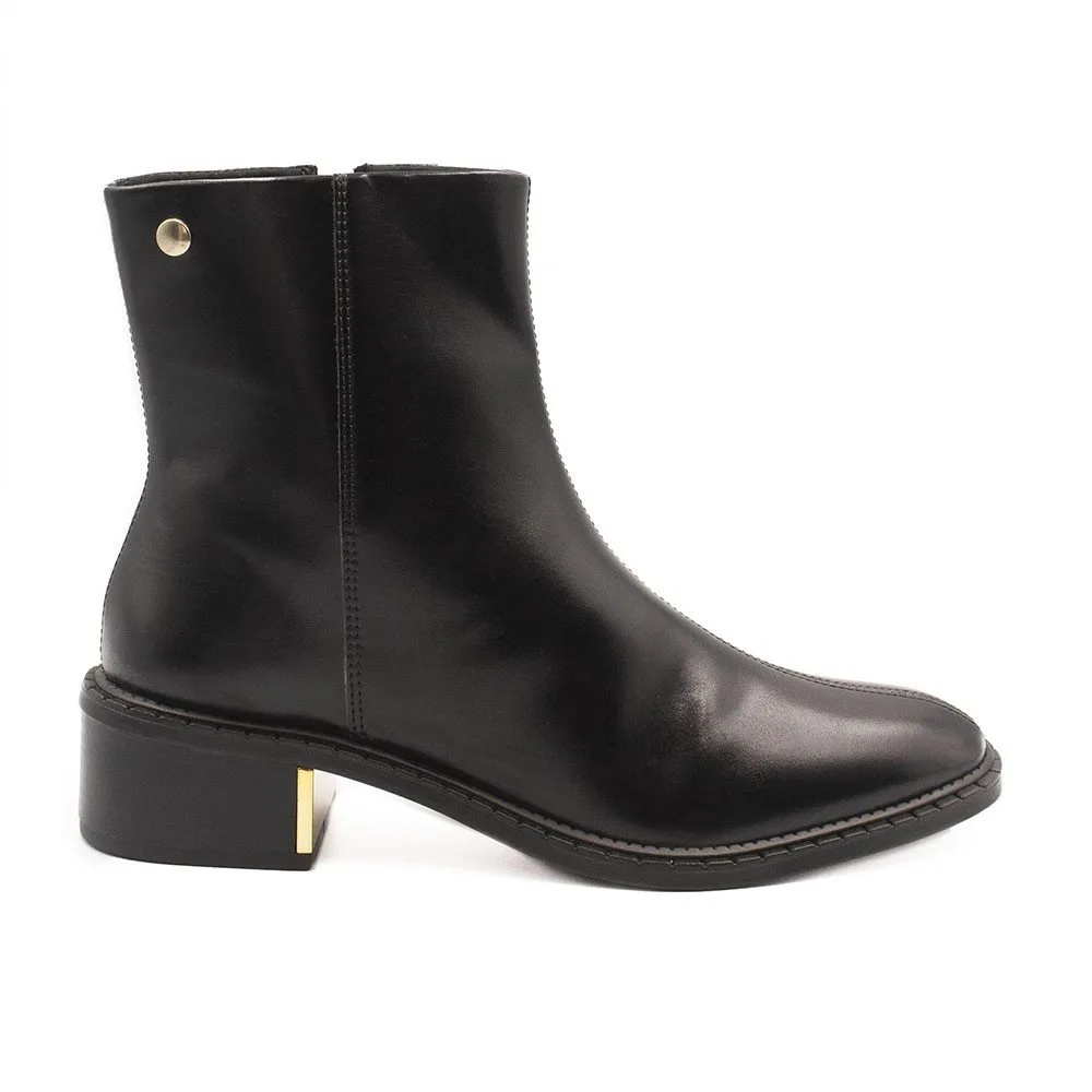 Bota Zatta Salto Bloco Detalhe de Metal Melanie Preta