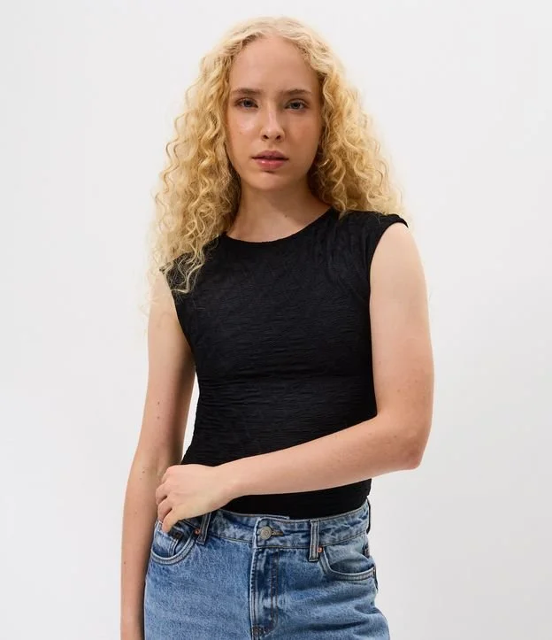Blusa Sem Manga em Malha Texturizada com Costas Abertas