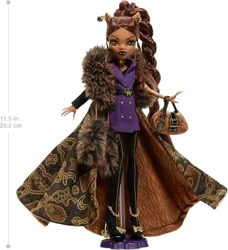 Boneca Monster High da Casa do Lobo Clawdeen Colecionável com Casaco Jacquard de Pele Sintética, Vestido Blazer Roxo, Pantaboots e Acessórios Dourados, JDR66
