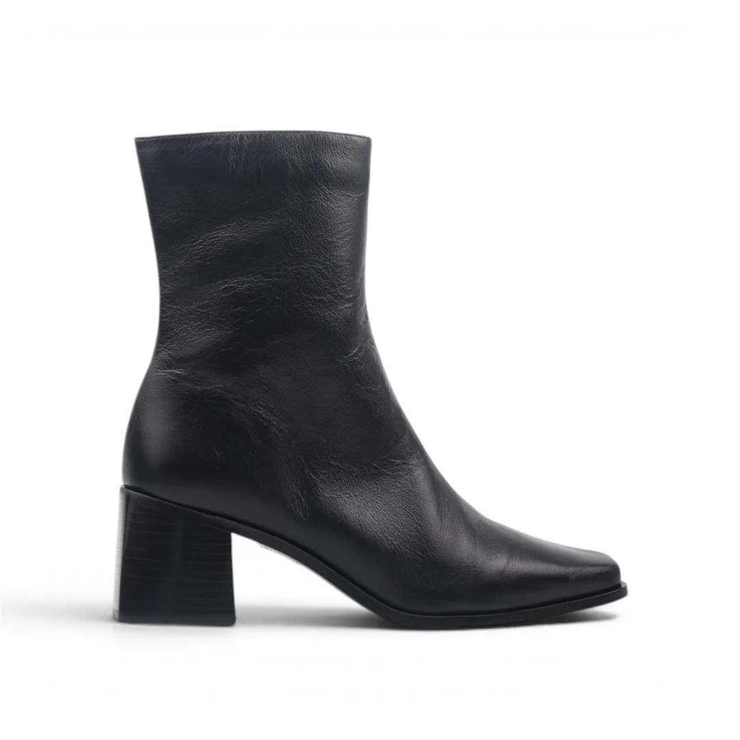Bota Cano Baixo Salto Bloco Couro