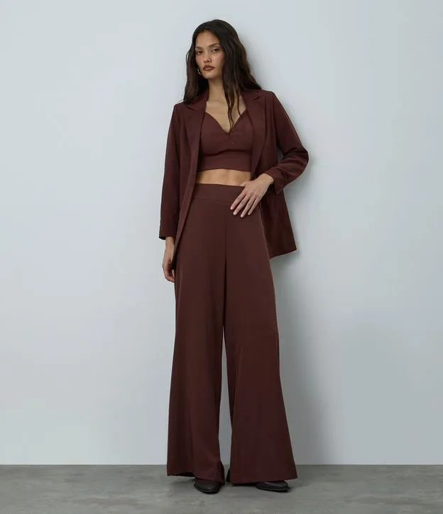 Calça Pantalona Alfaiatada com Cós Liso e Pregas