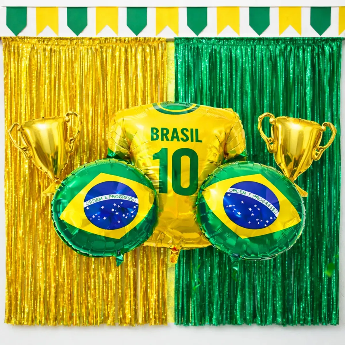 Kit Decoração Copa Do Mundo Cortina Metalizada Camisa Brasil Enfeite Sl Binão Eleição Painel