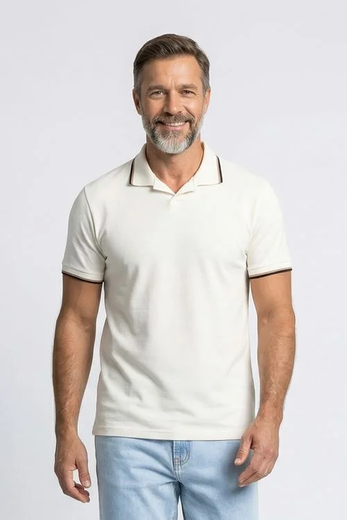 Polo Masculina Off-white Gola V e Listras Contraste