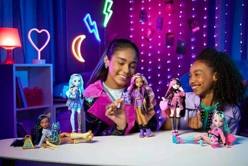 Monster High Boneca Surpresa, Boneca Assustadora com Look Fashion, Acessórios Temáticos para Criar Histórias Monstruosas
