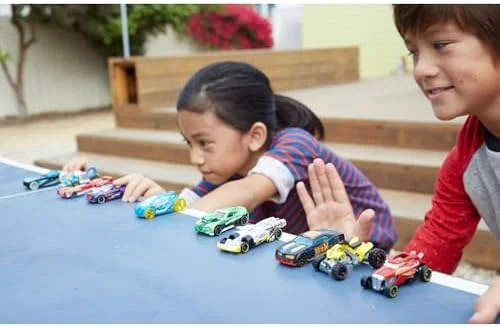 Pacote 5 Carros Sortidos, Hot Wheels, Mattel, Multicor - não é possível escolher as cores